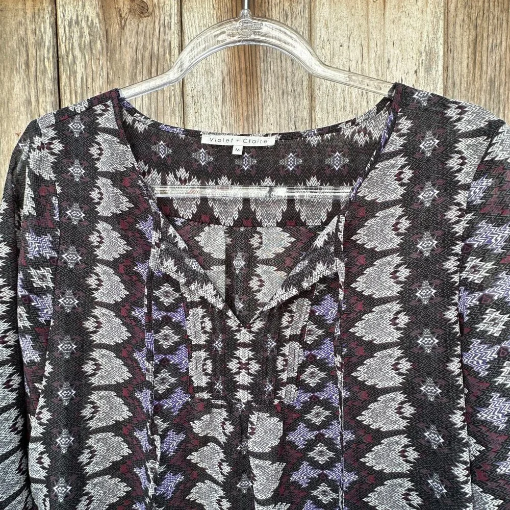 Violet + Claire Sheer Abstract Roll Tab Blouse Medium - Picture 2 of 5